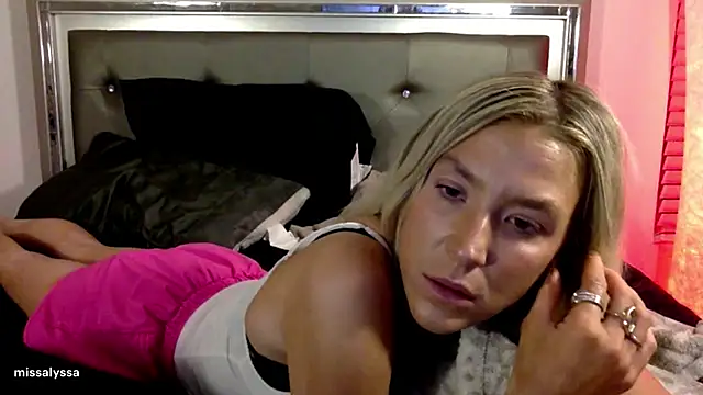 Misss alyssaaa online show from June 2026 04:10:01 AM