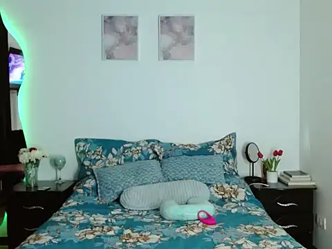 Obsidianlove1 online show from May 2026 05:04:01 AM