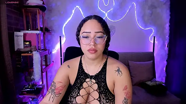 Snapshot of liz_martins1 chatting on May 2026 01:55:01 AM liz martins1 online show from May 2026 01:55:01 AM
