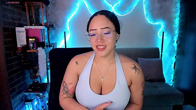 Snapshot of liz_martins1 chatting on May 2026 04:07:02 AM liz martins1 online show from May 2026 04:07:02 AM