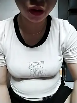 Girl lovebaby online show from June 2026 02:05:02 AM