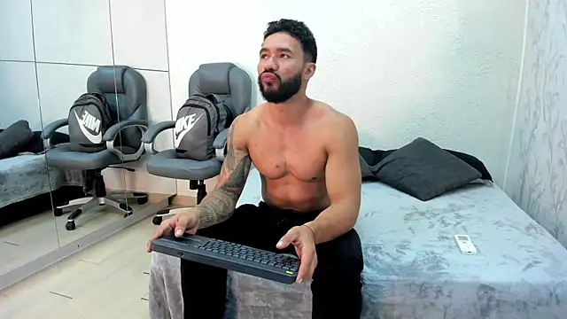 Snapshot of Axel_power_ chatting on May 2026 03:12:01 AM Axel power online show from May 2026 03:12:01 AM
