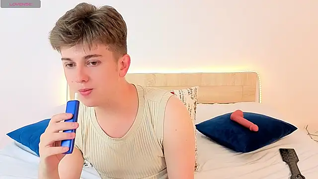 Miless Cooper online show from June 2026 07:32:02 AM