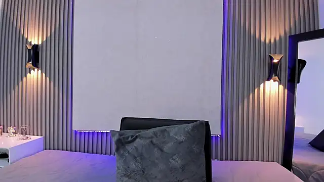 Alexa Zc online show from May 2026 12:00:02 PM