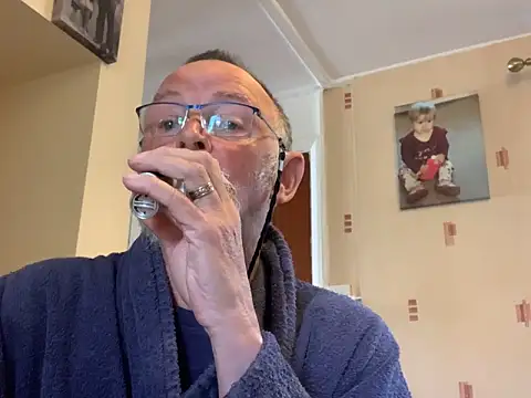 Snapshot of Moonraker64 chatting on May 2026 07:02:02 AM Moonraker64 online show from May 2026 07:02:02 AM