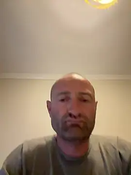 Snapshot of vladgree chatting on May 2026 05:04:01 AM vladgree online show from May 2026 05:04:01 AM