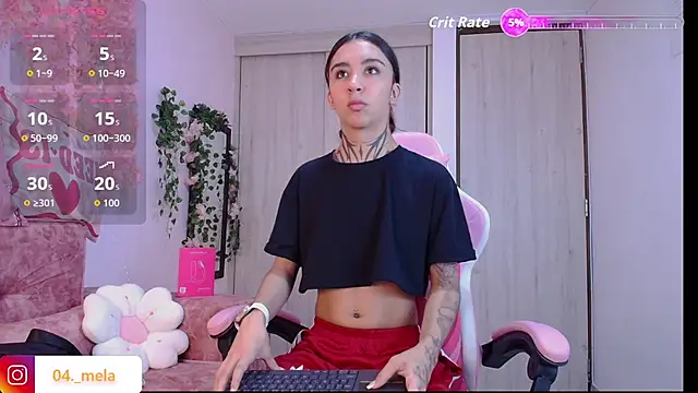 Snapshot of naomi_femme chatting on June 2026 11:15:02 AM naomi femme online show from June 2026 11:15:02 AM