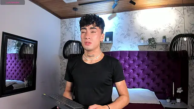Snapshot of Spencerwhite_ chatting on May 2026 10:59:02 PM Spencerwhite online show from May 2026 10:59:02 PM