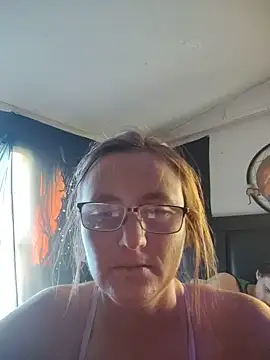 Snapshot of Queenle91 chatting on May 2026 02:01:02 PM Queenle91 online show from May 2026 02:01:02 PM