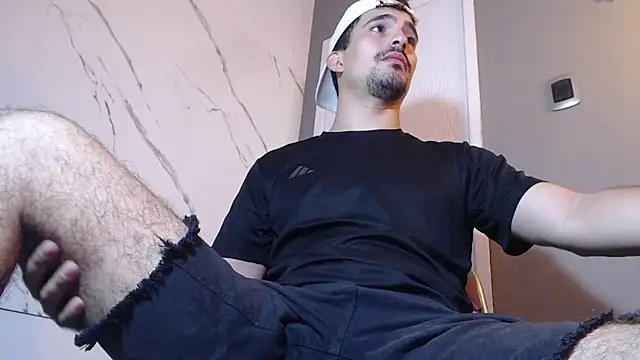 tanner-hard  online show from June 2026 06:39:01 PM