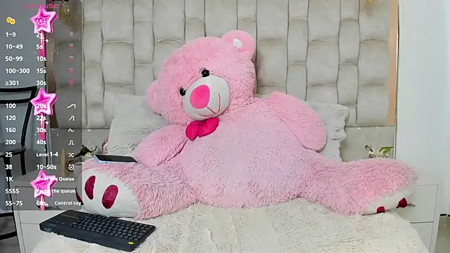 Snapshot of MaddyReyes chatting on June 2026 07:40:01 PM MaddyReyes online show from June 2026 07:40:01 PM