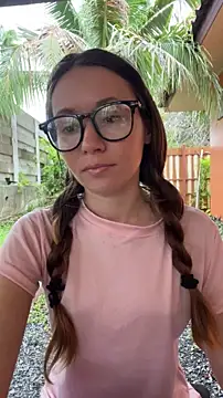 Snapshot of Mini_girl_do_it_better chatting on May 2026 01:24:02 AM Mini girl do it better online show from May 2026 01:24:02 AM