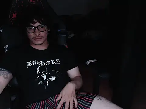Snapshot of lilgothboy chatting on June 2026 05:53:02 AM lilgothboy online show from June 2026 05:53:02 AM