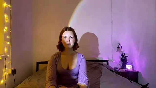 MoonlitMuse82 online show from May 2026 04:04:01 PM