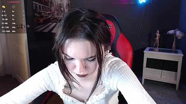 Mia Via online show from May 2026 06:24:02 PM