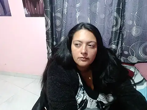 Snapshot of FabritziAPiel chatting on May 2026 02:24:02 PM FabritziAPiel online show from May 2026 02:24:02 PM