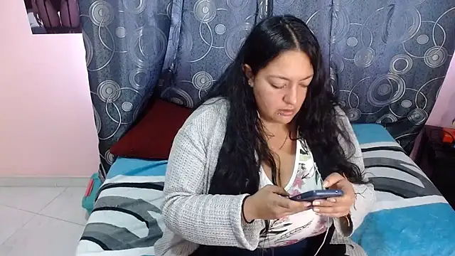 Snapshot of FabritziAPiel chatting on May 2026 04:15:01 PM FabritziAPiel online show from May 2026 04:15:01 PM