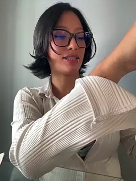 yazmin rouse  online show from June 2026 05:03:04 PM