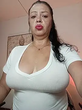 EvaRoberts 1 online show from July 2026 01:17:02 PM