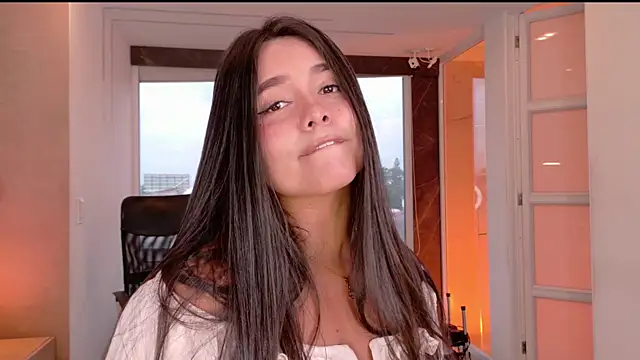 Snapshot of Eva-Apple chatting on August 2026 09:29:02 PM Eva-Apple online show from August 2026 09:29:02 PM