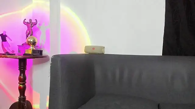 Snapshot of AlexRoyce_ chatting on May 2026 10:34:02 AM AlexRoyce online show from May 2026 10:34:02 AM