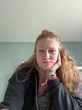 Kellilyn10 online show from June 2026 09:15:01 PM