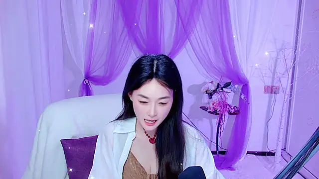 Snapshot of Tili_Lucky chatting on June 2026 02:24:02 AM Tili Lucky online show from June 2026 02:24:02 AM