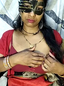Snapshot of Juli_80 chatting on May 2026 09:17:02 AM Juli 80 online show from May 2026 09:17:02 AM