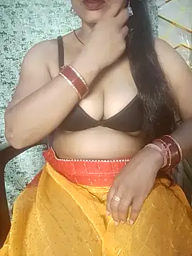 Snapshot of Juli_80 chatting on May 2026 06:09:01 PM Juli 80 online show from May 2026 06:09:01 PM
