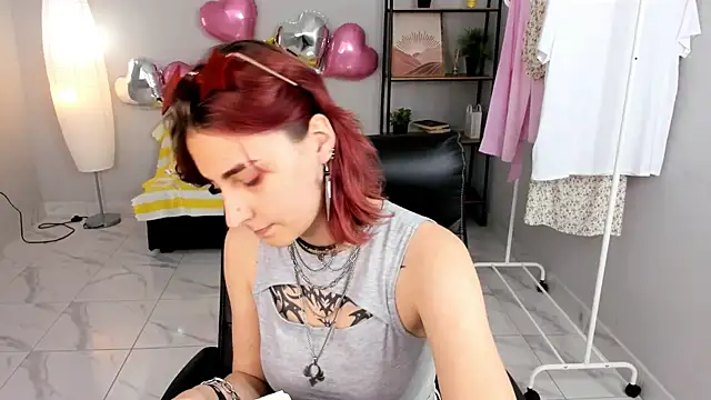Snapshot of Cruela_Bena chatting on May 2026 11:15:01 AM Cruela Bena online show from May 2026 11:15:01 AM