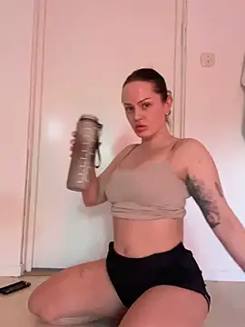 molotovmami online show from May 2026 06:25:01 PM