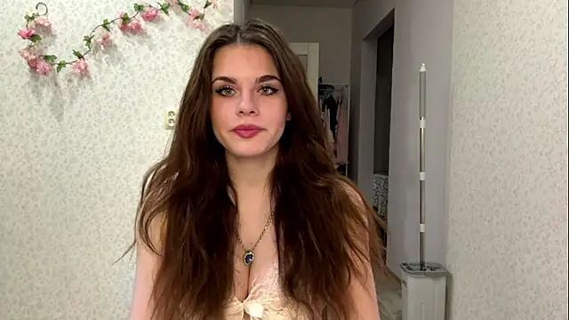 Snapshot of JeniceSourwine chatting on June 2026 07:17:01 PM JeniceSourwine online show from June 2026 07:17:01 PM