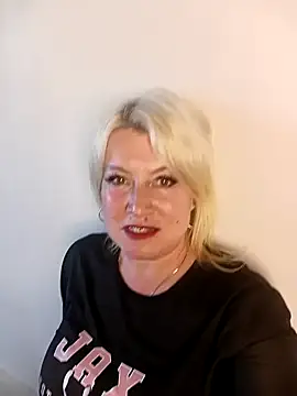 MollyyJoyy online show from May 2026 02:47:01 PM