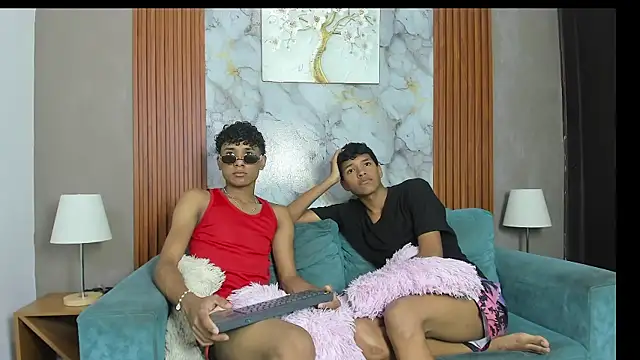 Snapshot of BOUL_GUYS chatting on May 2026 01:47:02 AM BOUL GUYS online show from May 2026 01:47:02 AM