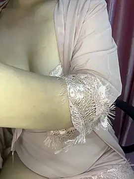 Snapshot of Novita-09 chatting on May 2026 01:25:02 AM Novita-09 online show from May 2026 01:25:02 AM