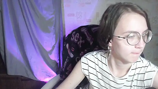 Snapshot of Alessa_Kiss chatting on June 2026 06:25:02 PM Alessa Kiss online show from June 2026 06:25:02 PM