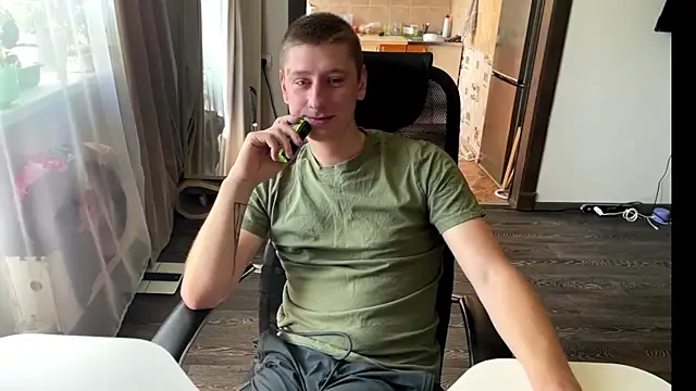 Snapshot of Keksik_ chatting on June 2026 04:04:01 AM Keksik online show from June 2026 04:04:01 AM