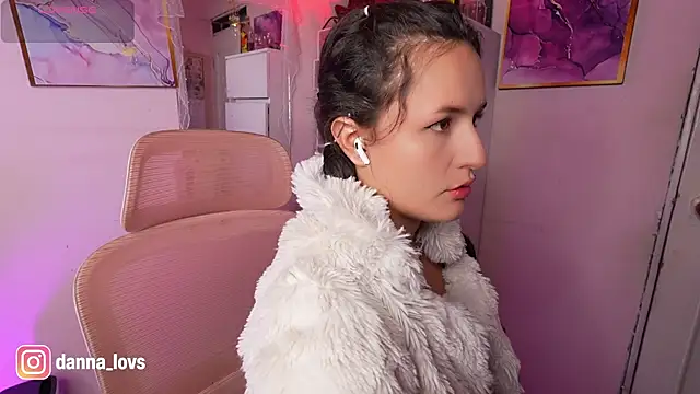 DannaaLovs online show from June 2026 01:09:02 PM