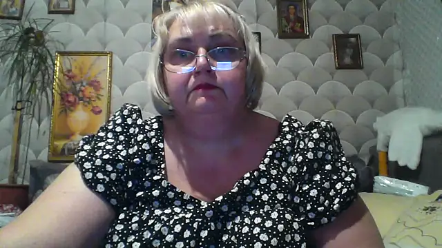 Snapshot of MarinaFarina53 chatting on June 2026 06:58:02 PM MarinaFarina53 online show from June 2026 06:58:02 PM