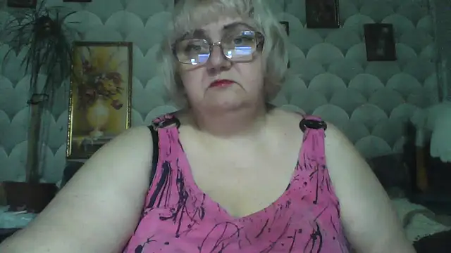 Snapshot of MarinaFarina53 chatting on June 2026 08:07:02 AM MarinaFarina53 online show from June 2026 08:07:02 AM