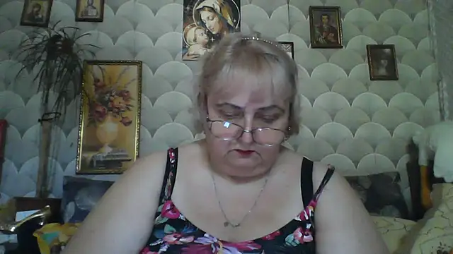 Snapshot of MarinaFarina53 chatting on June 2026 05:39:02 AM MarinaFarina53 online show from June 2026 05:39:02 AM