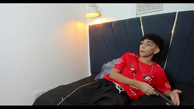 Snapshot of ero_boy40 chatting on May 2026 04:42:02 AM ero boy40 online show from May 2026 04:42:02 AM