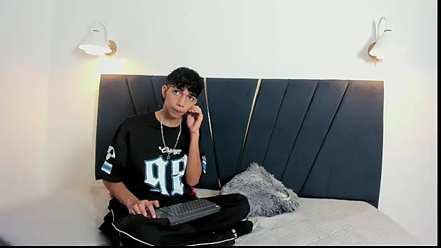 Snapshot of ero_boy40 chatting on May 2026 03:15:01 AM ero boy40 online show from May 2026 03:15:01 AM