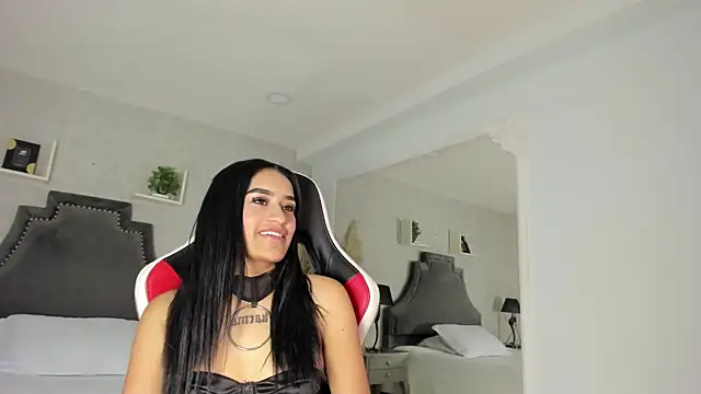 KourtneyAndrews online show from June 2026 10:20:01 PM