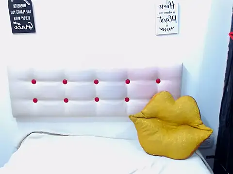 Snapshot of whitneynaugthyxxxx chatting on June 2026 10:01:02 PM whitneynaugthyxxxx online show from June 2026 10:01:02 PM