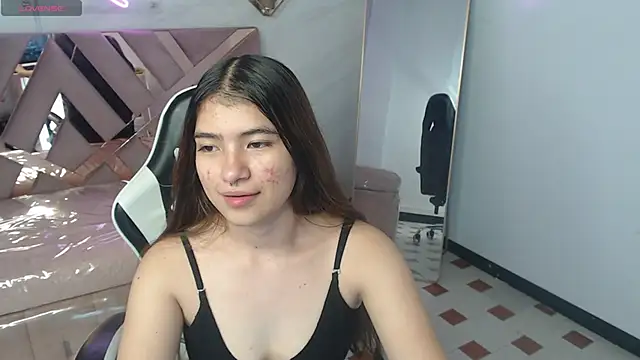 Snapshot of alesia_v_v chatting on May 2026 10:36:01 AM alesia v v online show from May 2026 10:36:01 AM