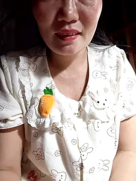 Snapshot of -Trici- chatting on June 2026 05:06:02 AM -Trici- online show from June 2026 05:06:02 AM