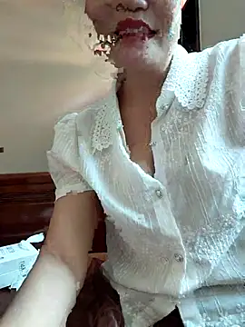 Snapshot of -Trici- chatting on July 2026 03:31:02 AM -Trici- online show from July 2026 03:31:02 AM