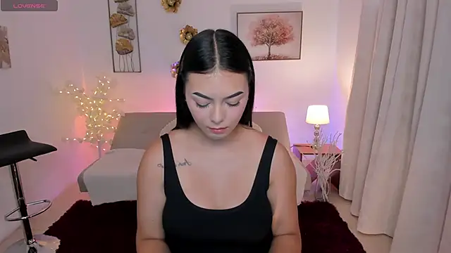 Snapshot of Emma_Moretti1 chatting on May 2026 01:52:02 PM Emma Moretti1 online show from May 2026 01:52:02 PM