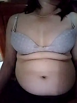 Snapshot of Sukii01 chatting on July 2026 06:18:01 PM Sukii01 online show from July 2026 06:18:01 PM